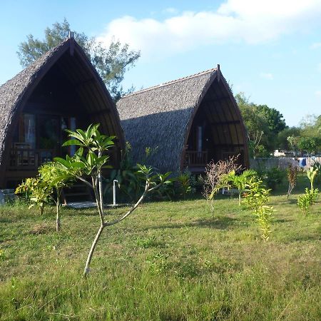 Rose Bungalow Hotel Pemenang Exterior photo