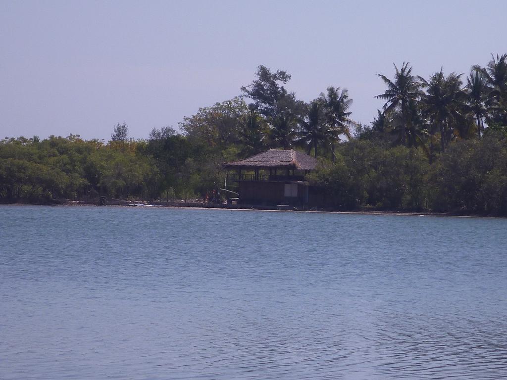 Rose Bungalow Hotel Pemenang Exterior photo