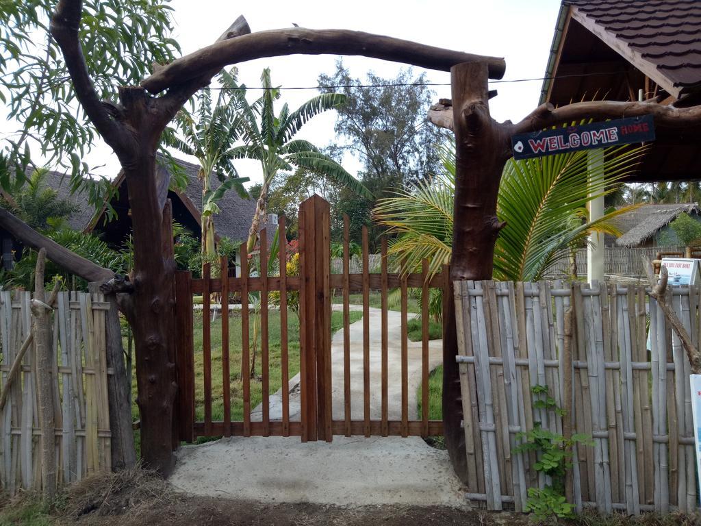 Rose Bungalow Hotel Pemenang Exterior photo