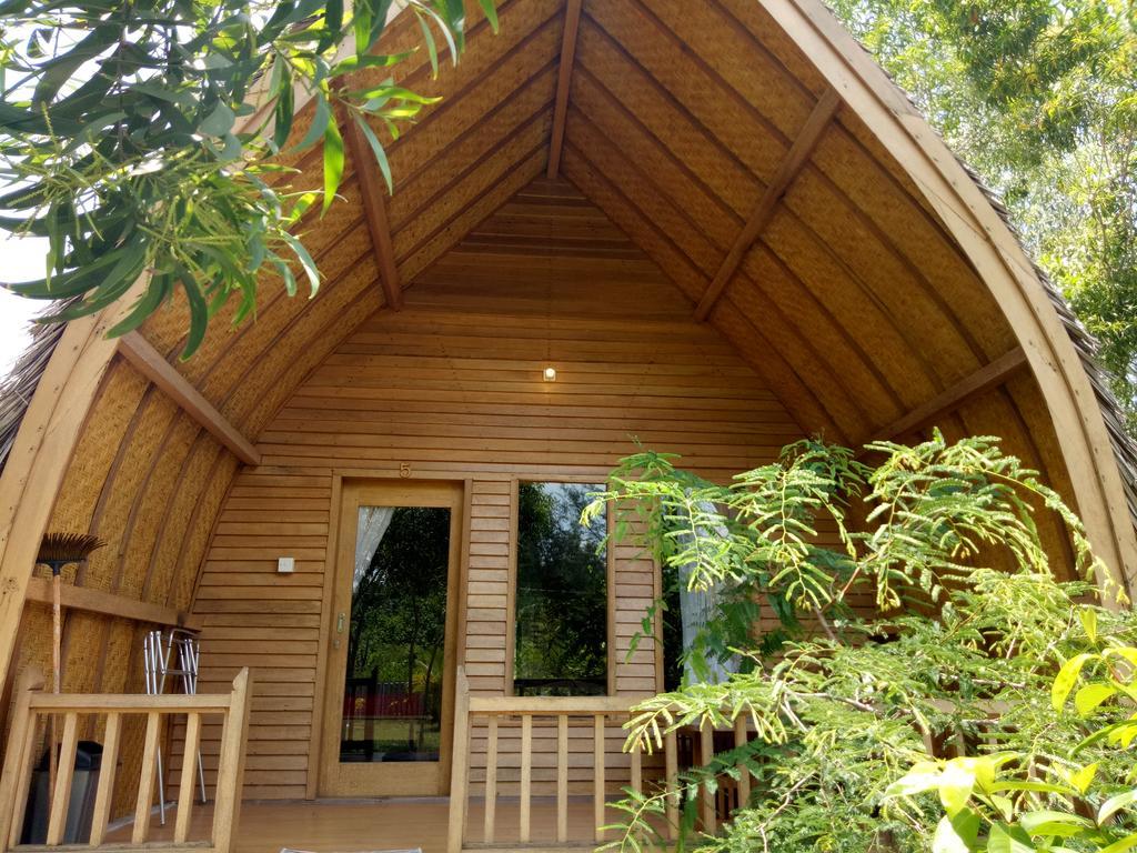 Rose Bungalow Hotel Pemenang Exterior photo