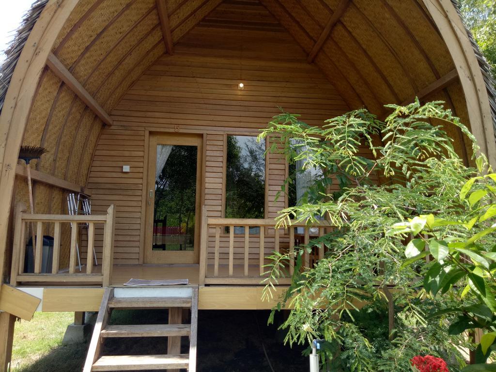 Rose Bungalow Hotel Pemenang Exterior photo