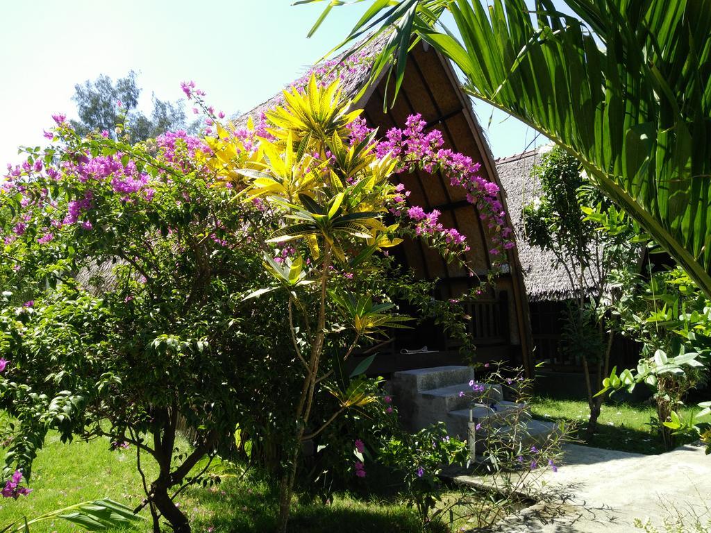 Rose Bungalow Hotel Pemenang Exterior photo