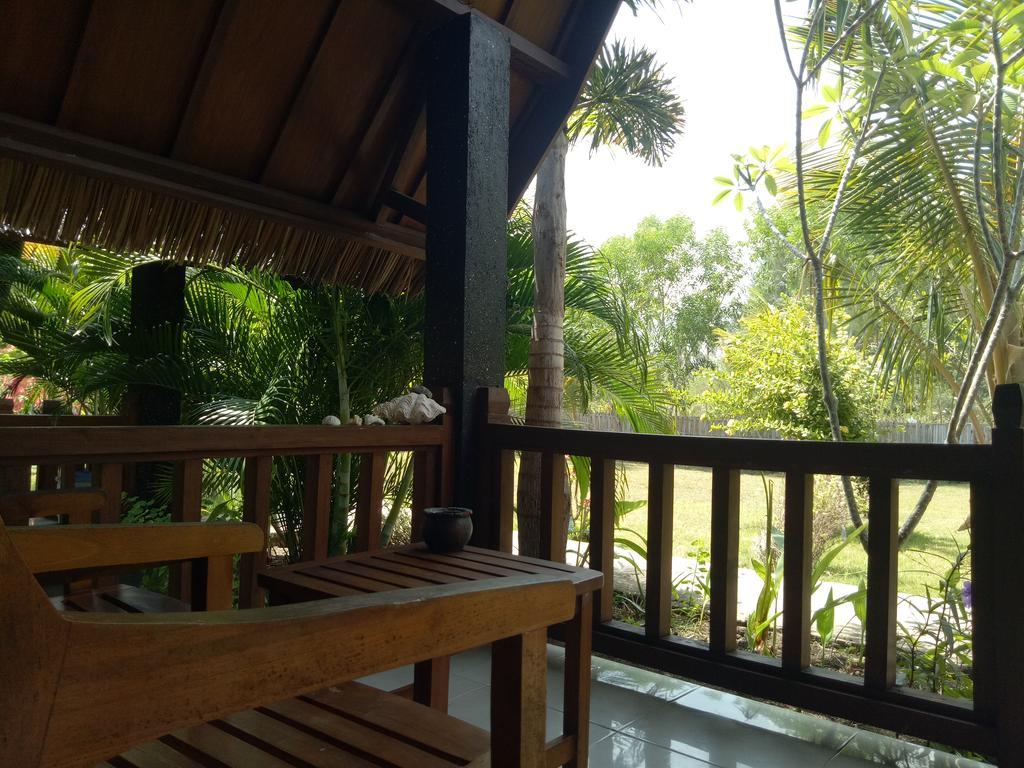 Rose Bungalow Hotel Pemenang Exterior photo