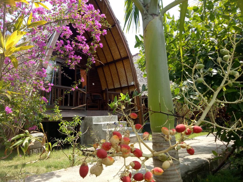 Rose Bungalow Hotel Pemenang Exterior photo