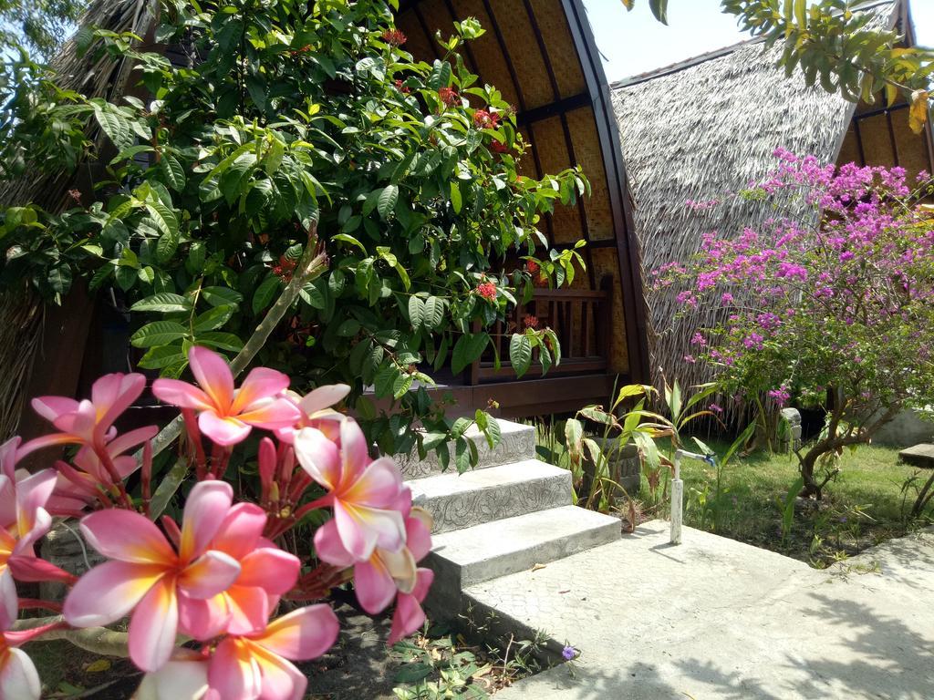 Rose Bungalow Hotel Pemenang Exterior photo
