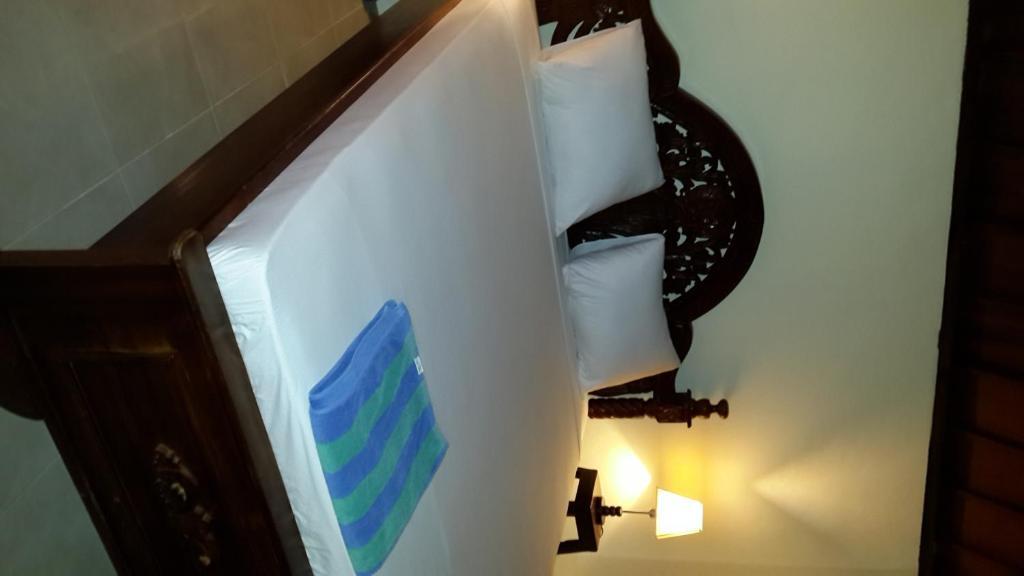Rose Bungalow Hotel Pemenang Exterior photo